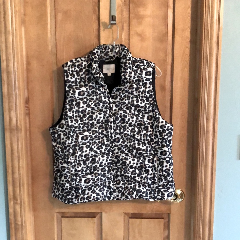 Gently worn LOFT size XL puffer vest